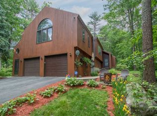 17 Overledge Dr, Derry, NH 03038