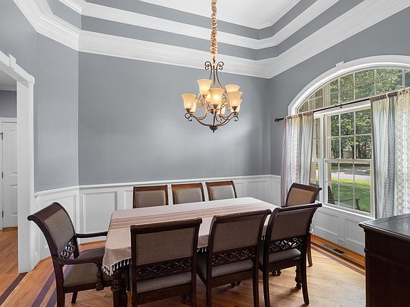 5th image of 475 Winesap Rd