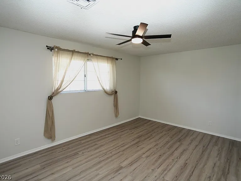2725 Colanthe Ave — Photo 19