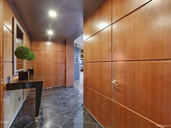 4th image of 146 W 57th St APT 39C