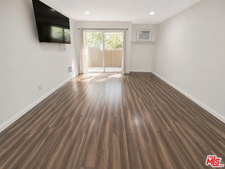 12014 Kling St #4 — Photo 3
