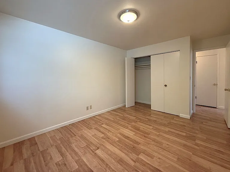 3837 Woodland Park Ave N #3831 — Photo 12