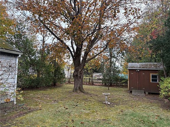 2nd image of 10 Jesse Davis Ln