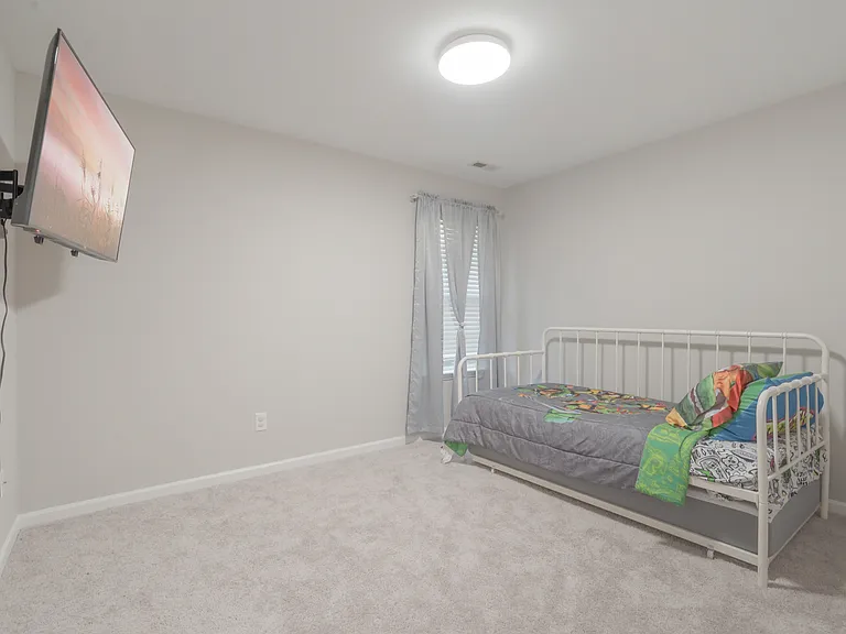 223 Stockbridge Dr — Photo 20