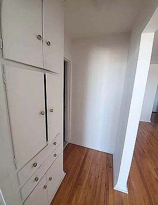 4th image of 465 E 7th St #73