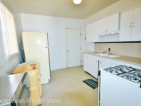 5th image of 2800 N Prince St APT 13