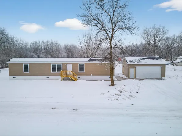153 2nd St SW, Henriette, MN 55036