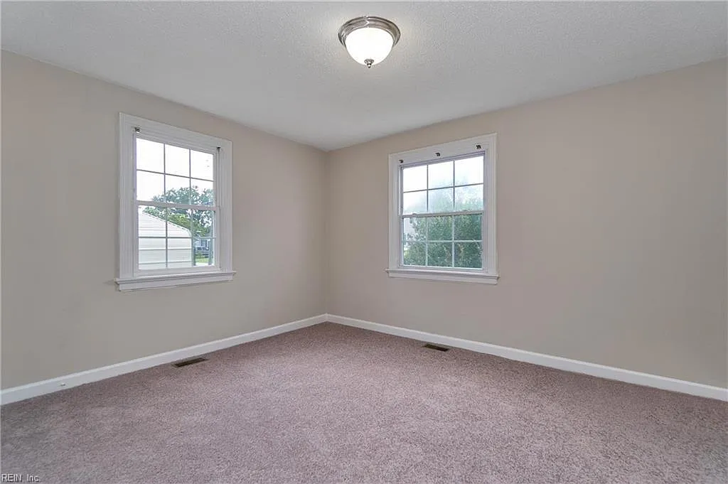 24 Cavalier Road - 1 — Photo 4