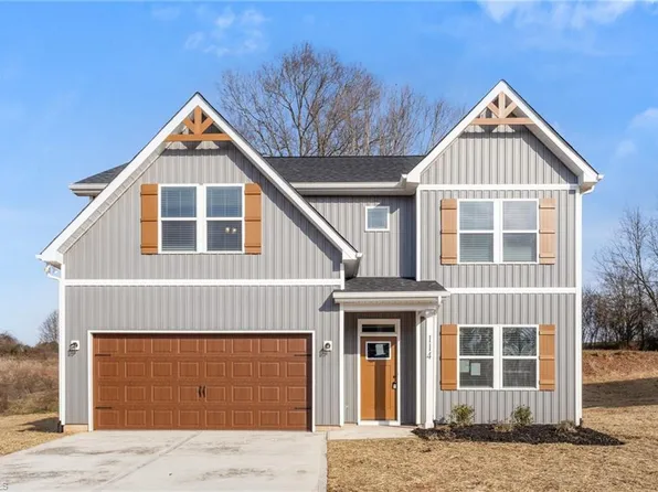 114 Indian Wells Ct, Harmony, NC 28634