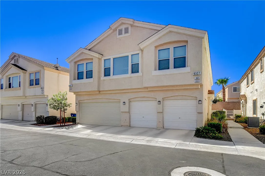 2 bed, 2.5 bath, 1167 sqft, $1,600 — Photo 3