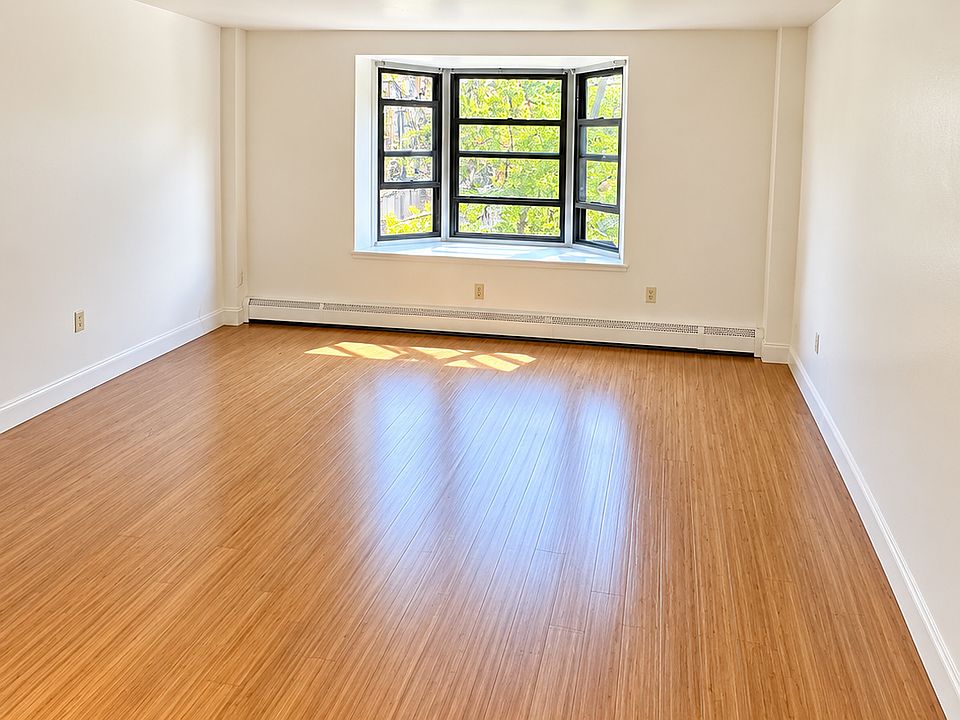 1st image of 60 Rutland St APT 4
