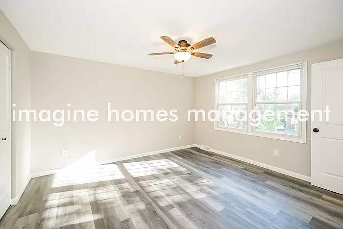 705 Fairfax Dr — Photo 7