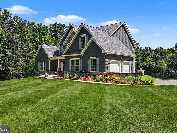 3rd image of 458 N Sandy Hill Rd
