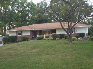 915 Skyland Dr, Macedonia, OH 44056
