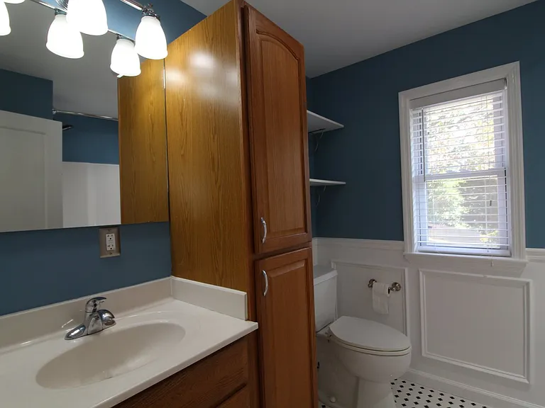 101 E Magnolia Ln — Photo 2