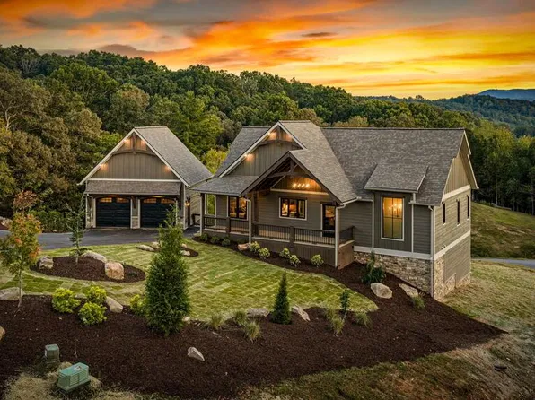 679 Cohutta Sunset Dr, Blue Ridge, GA 30513