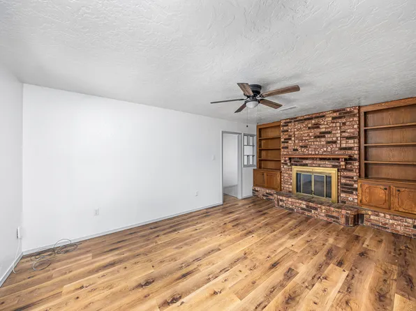 2105 NW 54th St, Lawton, OK 73505