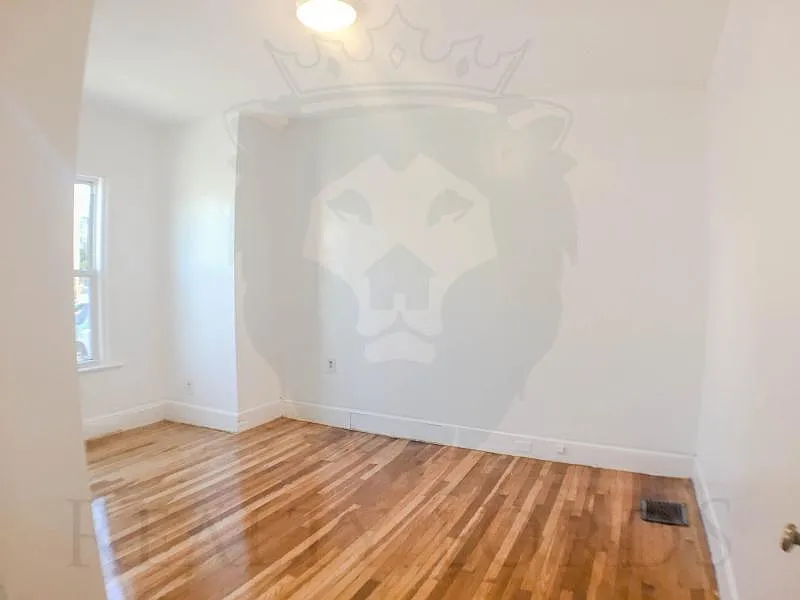 13 Higgins St #1