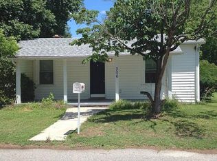 306 Eastman Ave, Colonial Heights, VA 23834