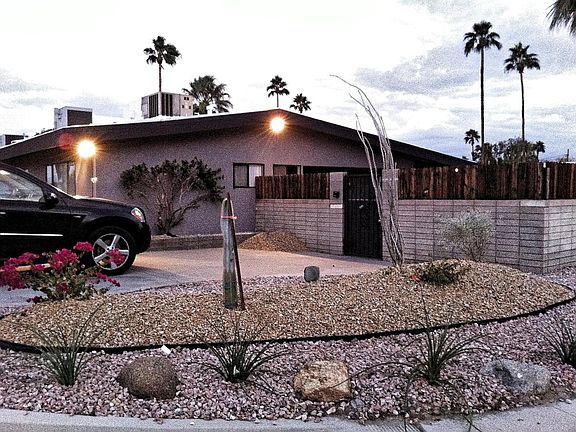 Nicely landscaped Entrance Area