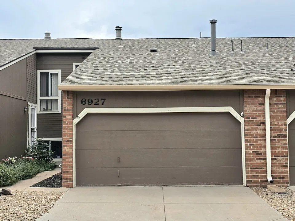 6927 S Bryant St
