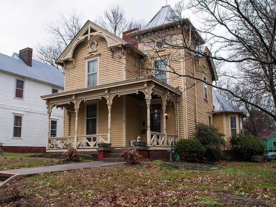1st image of 1007 Oak Ave