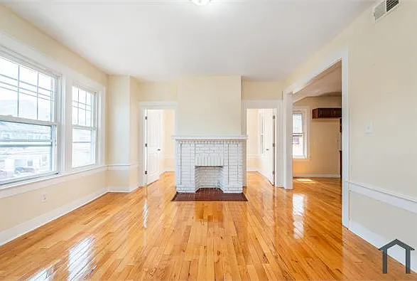 4 bed, $3,137 — Photo 2