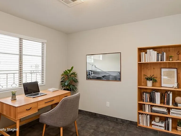 21808 N 40th Pl — Photo 15