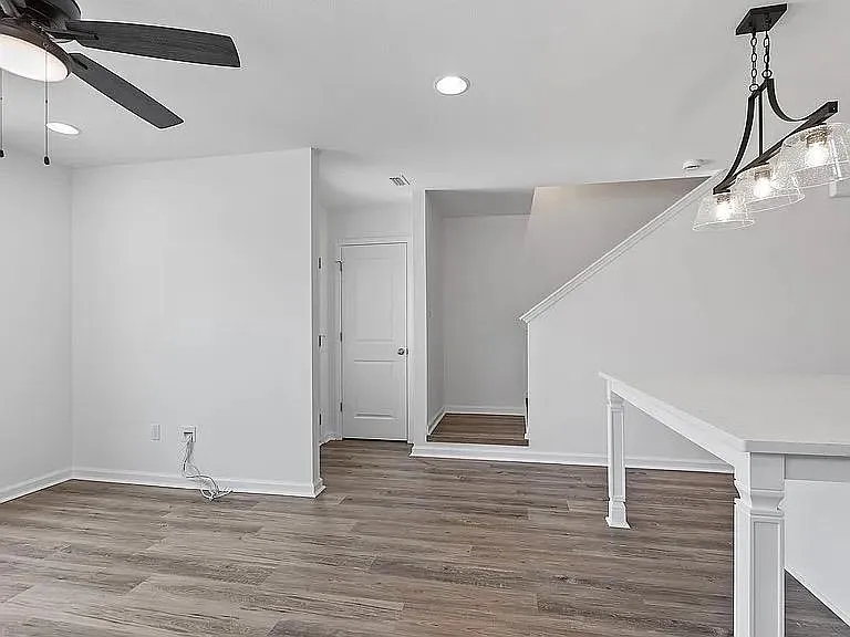 3675 Meadow Vista Ln — Photo 6