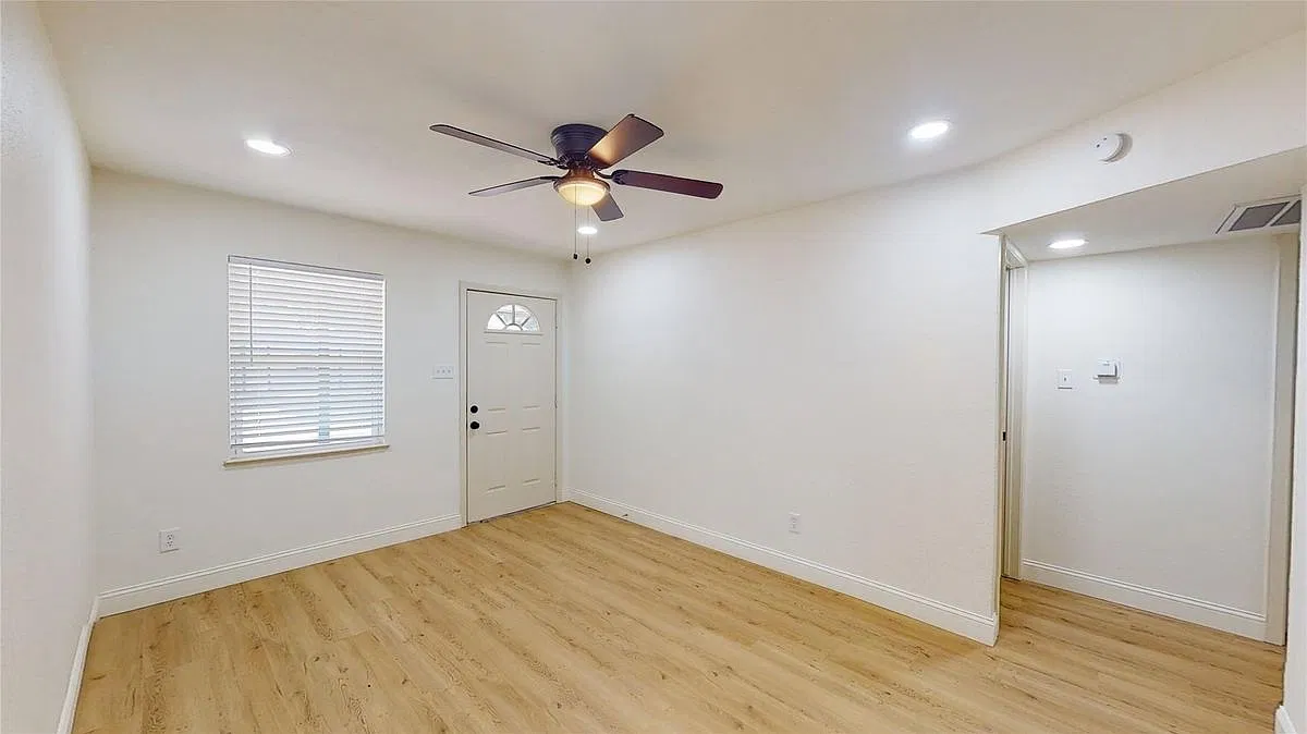 2 bed, 1.0 bath, 695 sqft, $1,000 — Photo 3