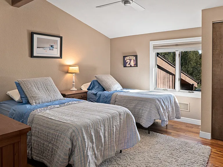 123 Foothills South Dr — Photo 21