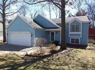 2132 Spring Hill Dr, South Bend, IN 46628