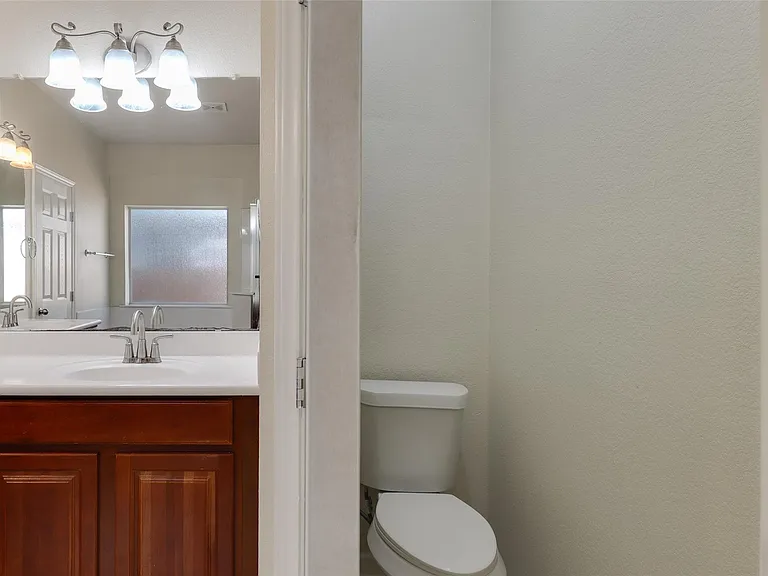 800 S Frontier Ln — Photo 17