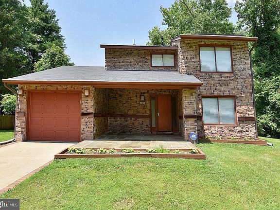 3rd image of 1103 Holcum Pl