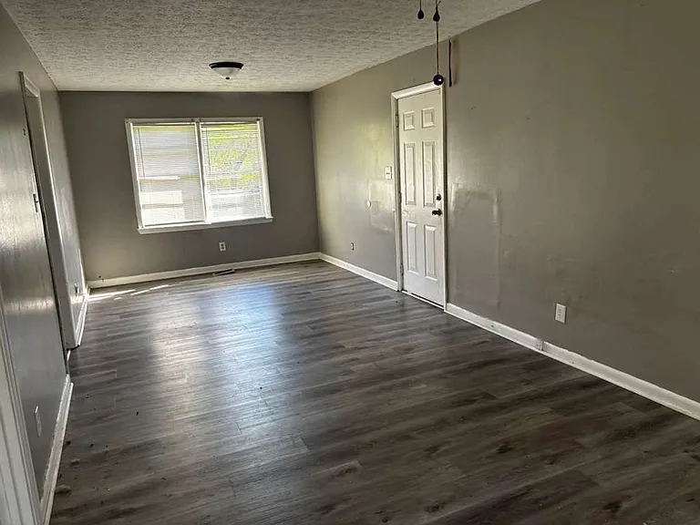 6521 Cissna Dr — Photo 10