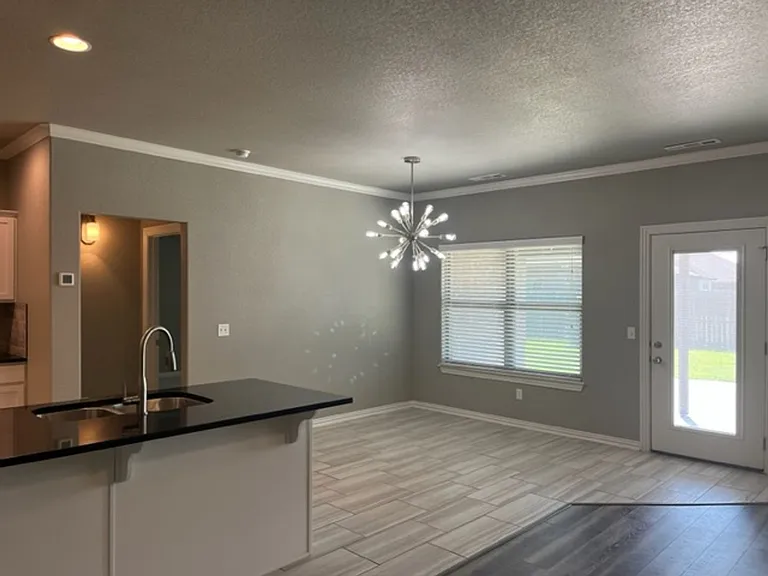 4338 Leafield St — Photo 3