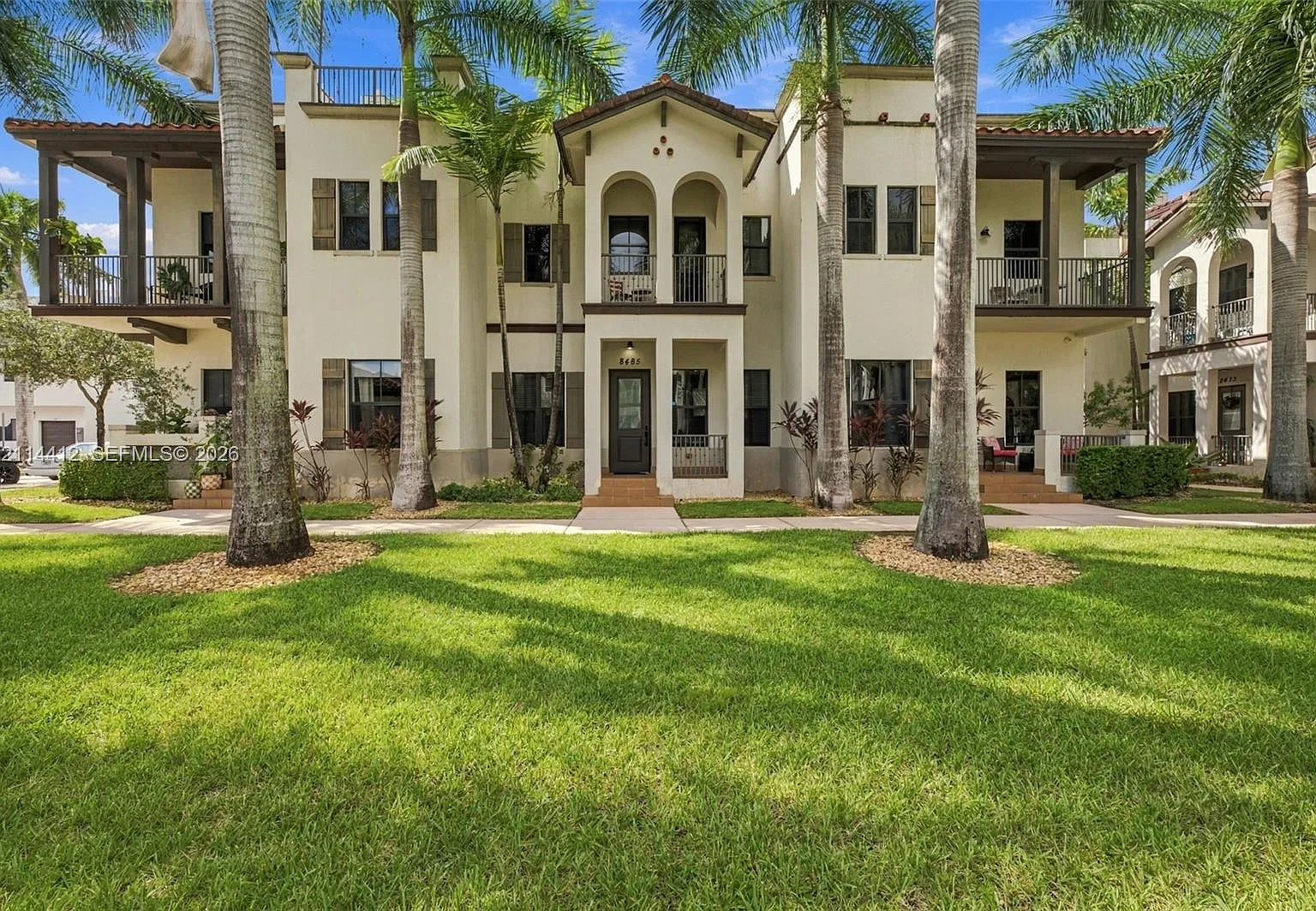 Downtown Doral Dutcher — Photo 2