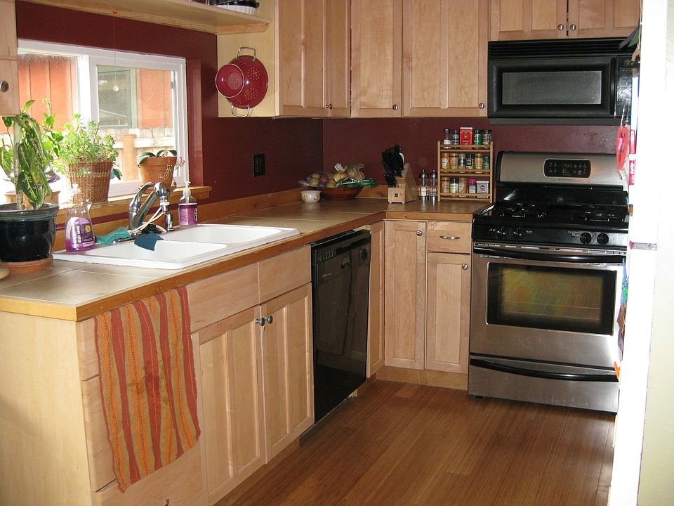 2nd image of 1435 NW Elgin Ave