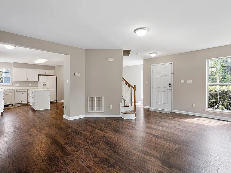 209 Trailview Dr — Photo 5