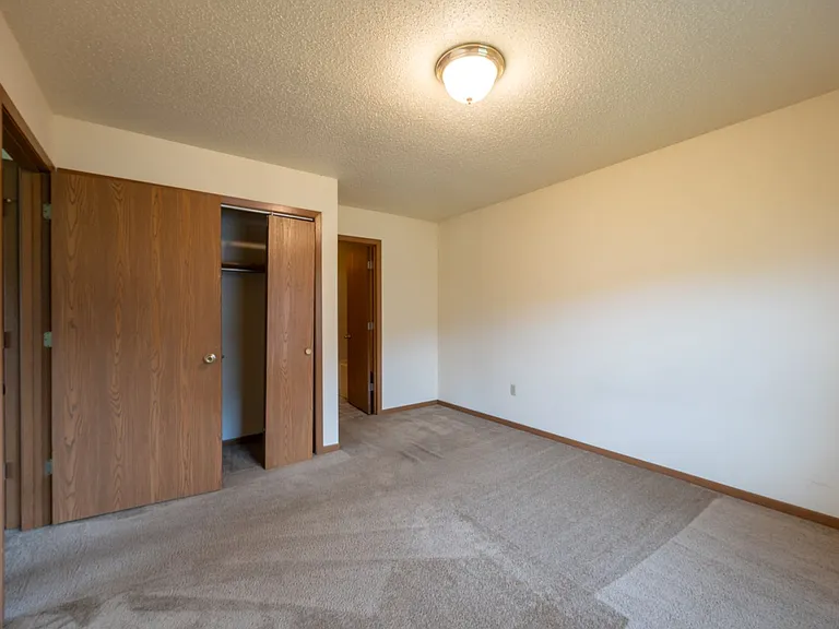 148 Michael St — Photo 5