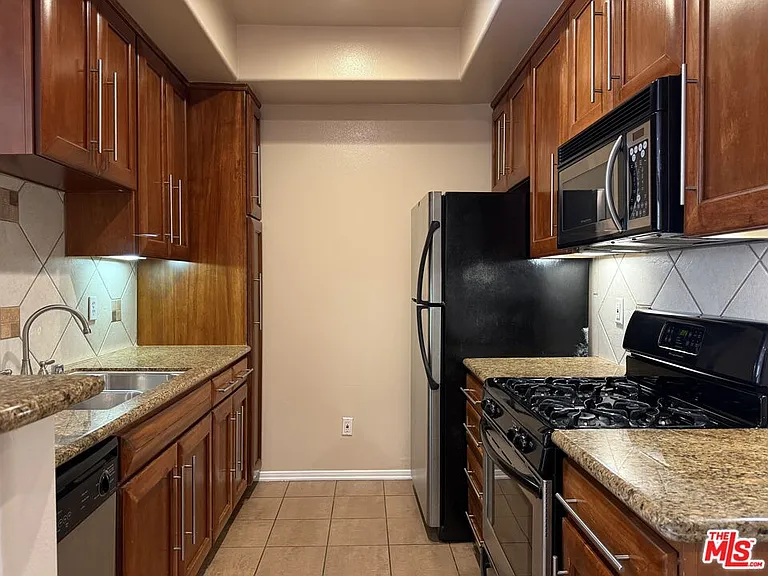 10275 Missouri Ave #102 — Photo 7