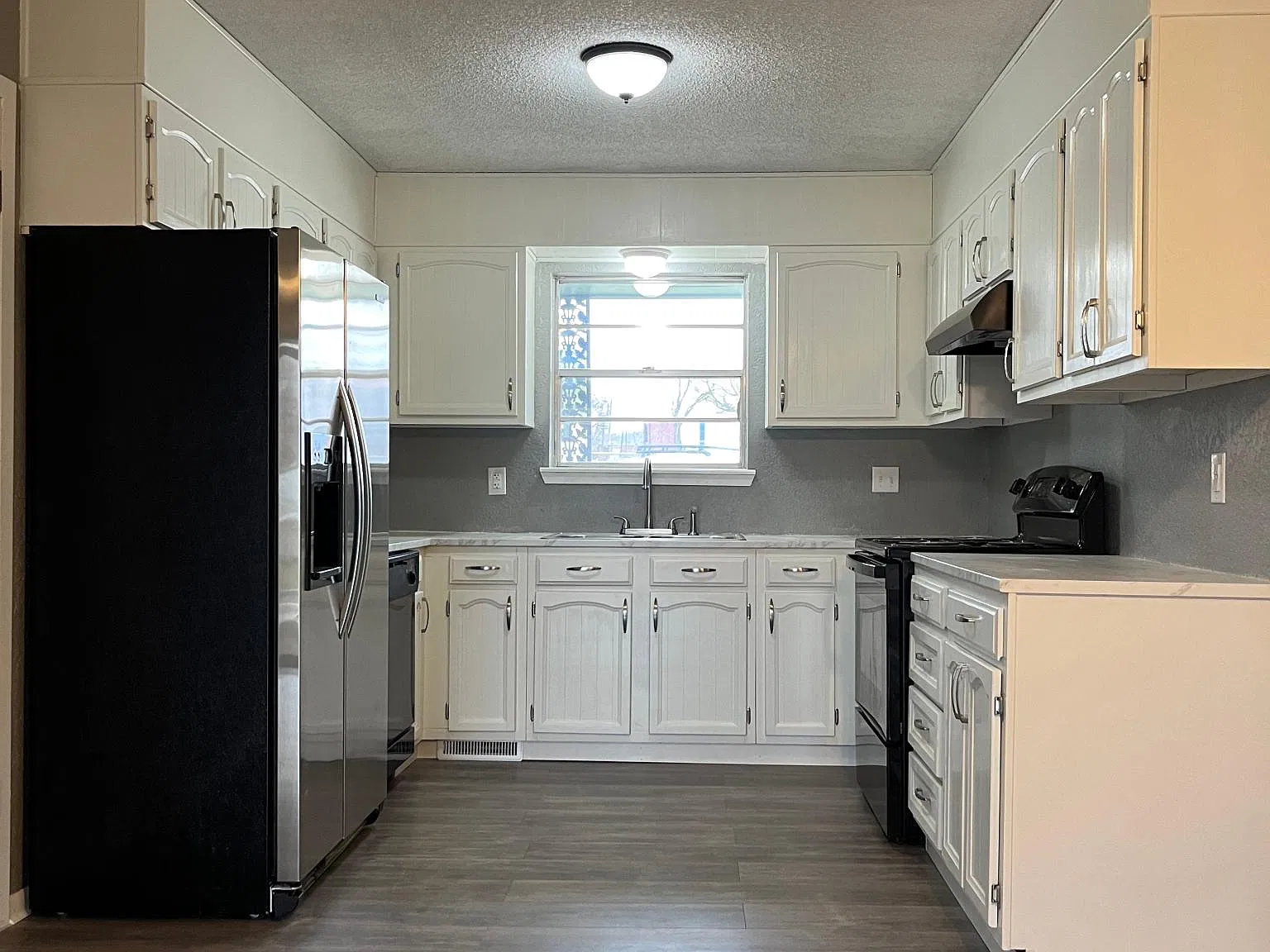 2312 W 43rd St — Photo 4