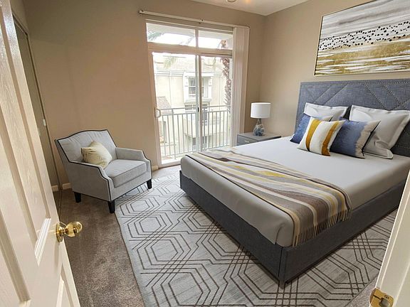 3rd image of 367 Dunsmuir Ter Unit 5