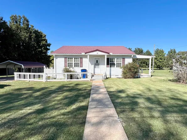 206 Willow Dr, Adamsville, TN 38310