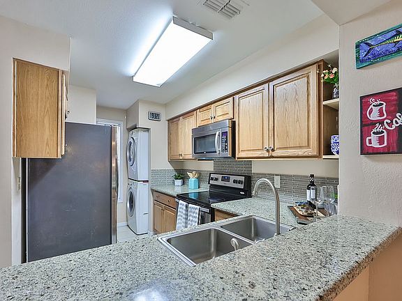 3rd image of 11353 Regal Square Dr