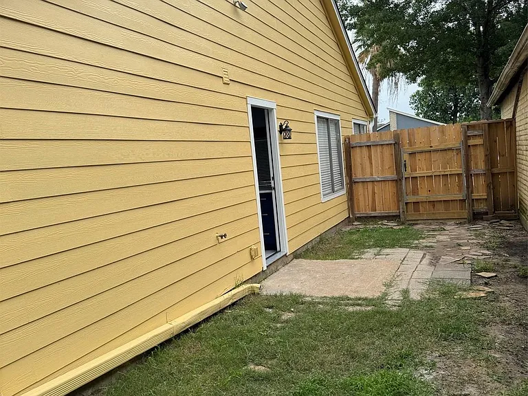 7511 Log Cradle Dr — Photo 32