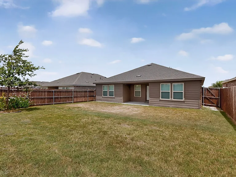 816 Glover Dr — Photo 25