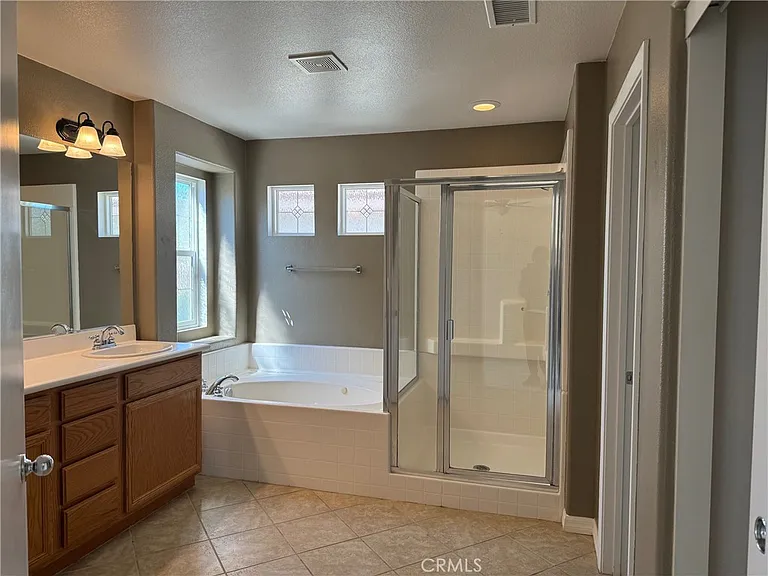 32585 Winterberry Ln — Photo 10