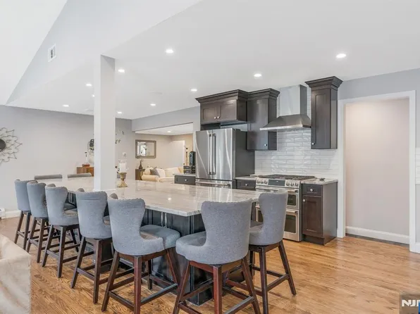 59 Colgate Ave, Wyckoff, NJ 07481