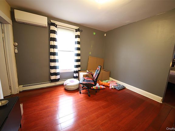 4th image of 169 Fillmore Street